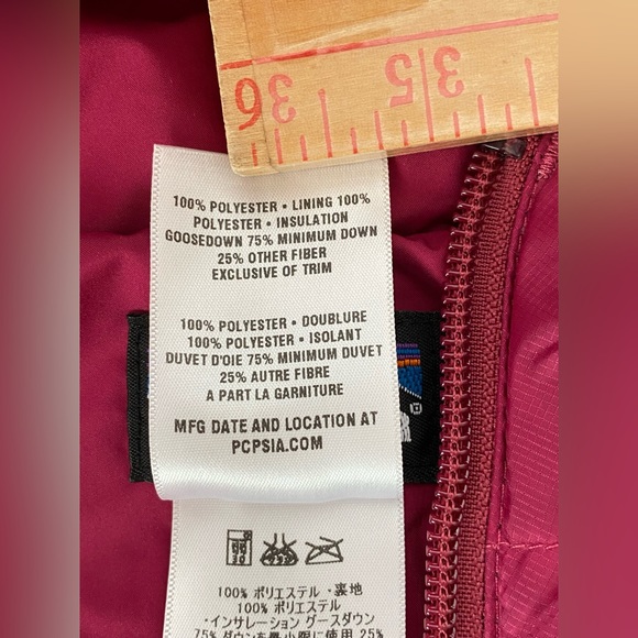 Patagonia Aliso Down Jacket Bomber Style Womens XS Magenta color w/ Hood - Picture 14 of 14
